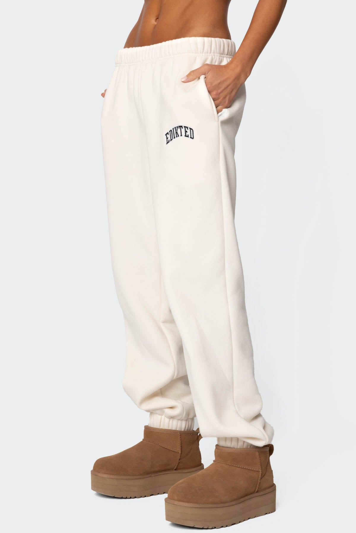 Edikted Babe Oversized Sweatpants - Image 3