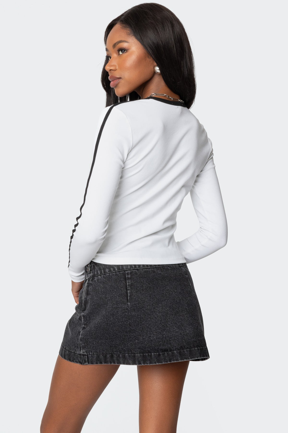 Contrast V Neck Long Sleeve T Shirt - Image 4