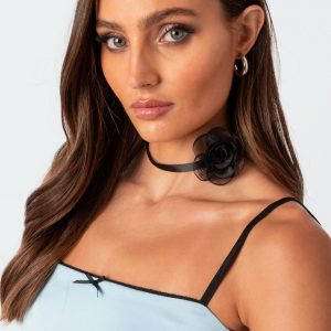 Rosy Flower Choker