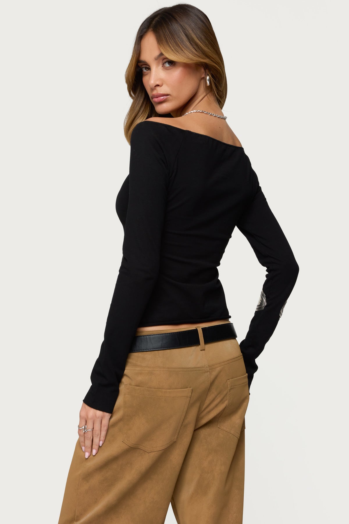 Nattie Off Shoulder V Neck Top - Image 4