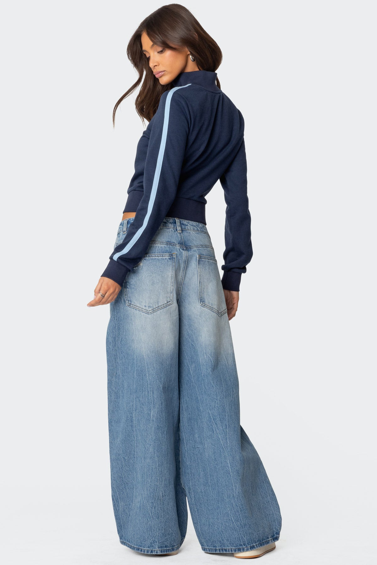 Distressed Low Rise Baggy Jeans - Image 5